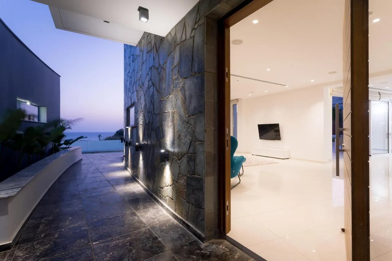 Sea Pearl Beachfront Villas - Anemone Ayia Napa