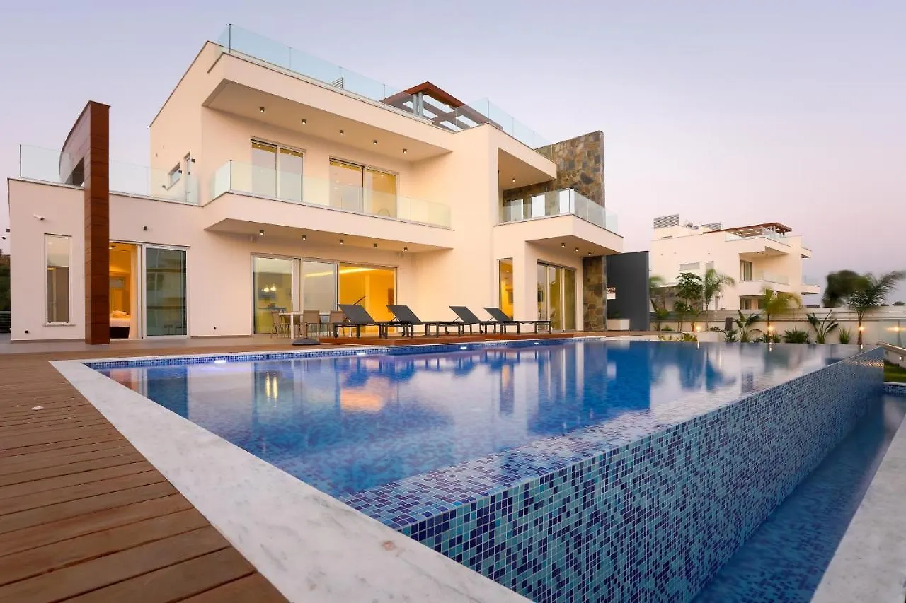 Sea Pearl Beachfront Villas - Anemone Ayia Napa